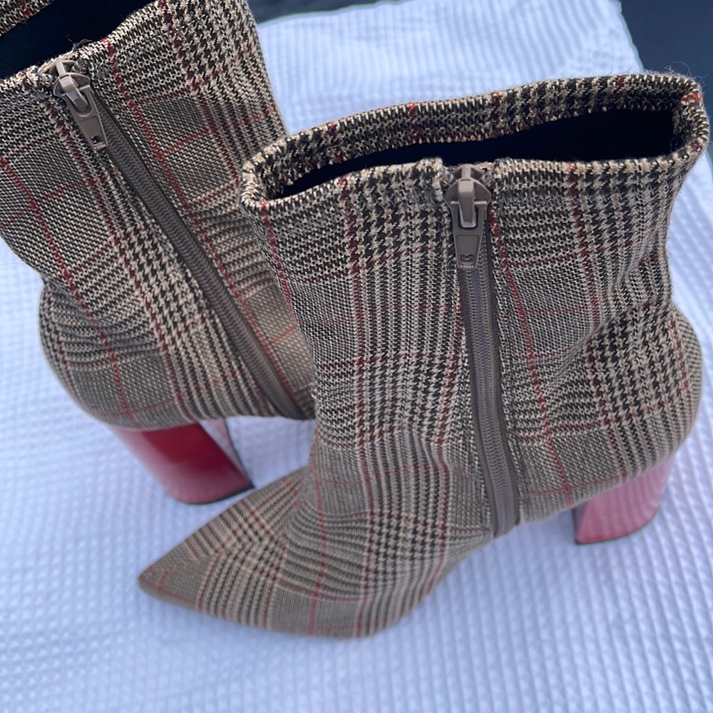 Jeffrey Campbell Booties Sz8 SirenStyle